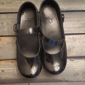 Dansko Black Patent Mary Janes sz 38